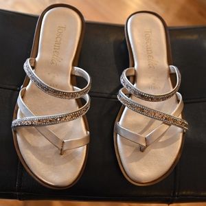 Casual sandals